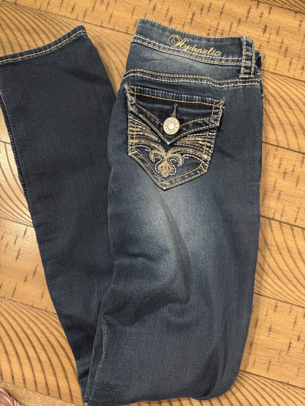 Hydraulic Women's Indigo Skinny Jeans with Embroidered Pocket